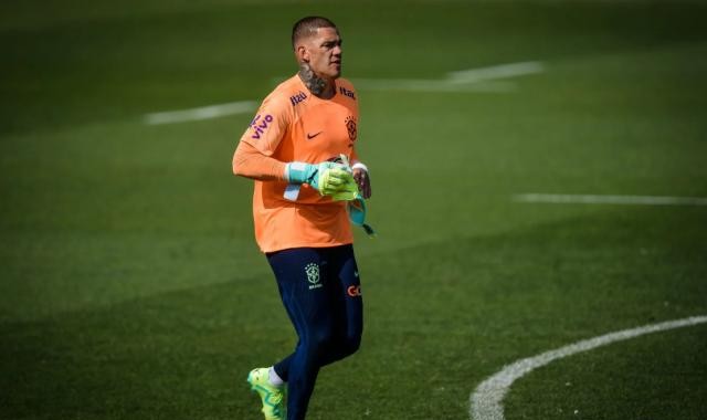 九游娱乐比分网-成桑巴主力门将 在曼城活儿少 埃德松咋保持状态？